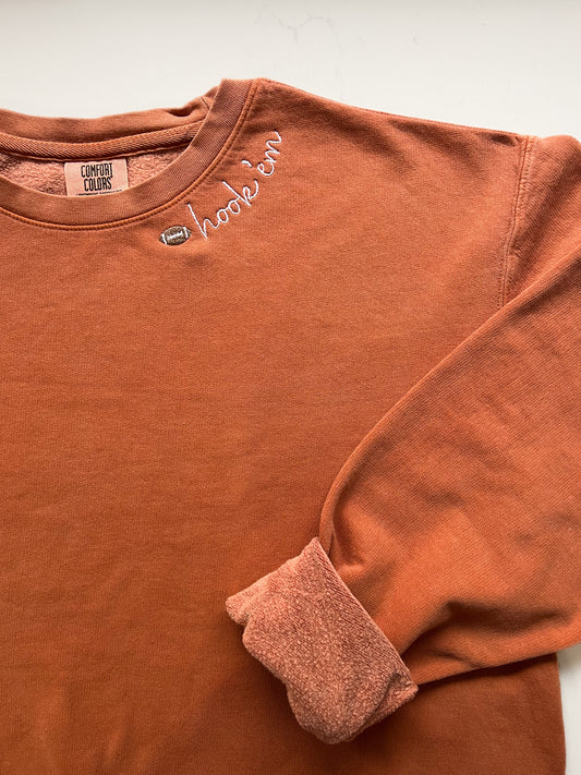 Hook ‘em | Apparel